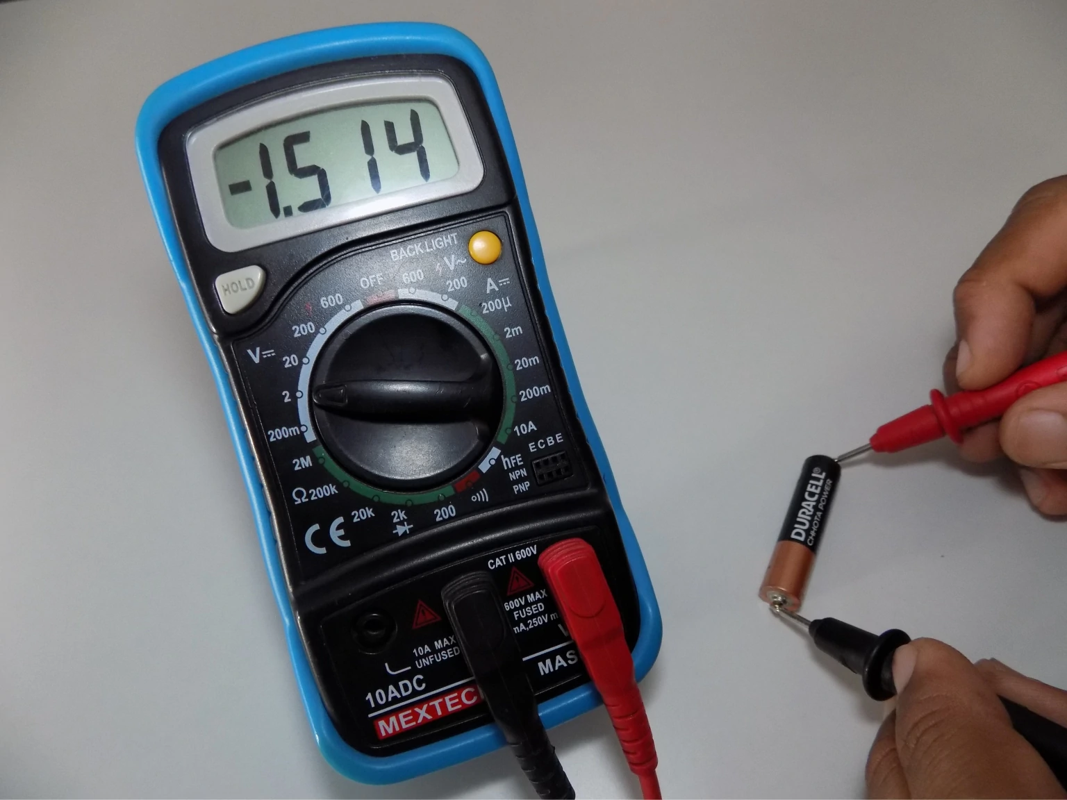Get Accurate Readings Every Time: A Beginner's Guide to Using a Multimeter  - Complete Guide 