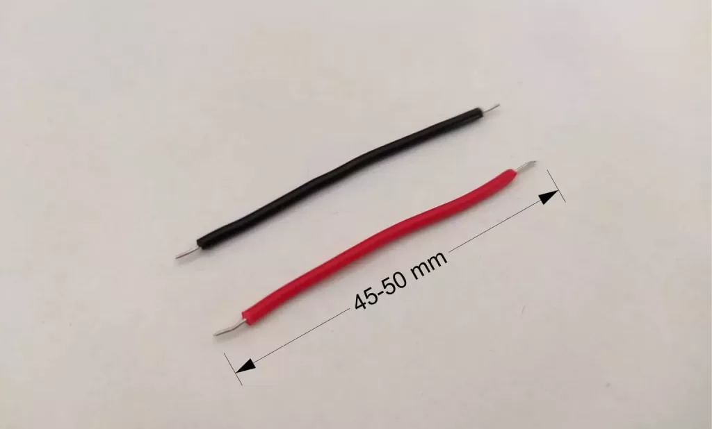 two wires of length 45 mm and color red and black